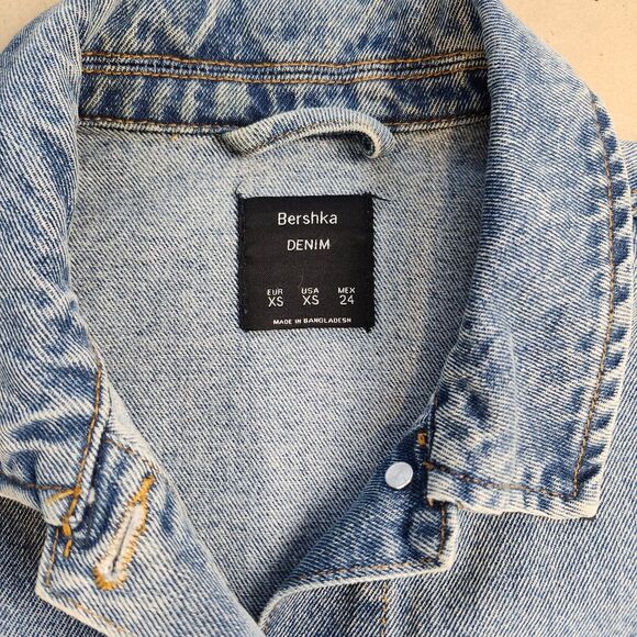 BERSHKA Denim Jean Jacket XS (oversized) Light Wash Lightly Distressed Designer - Picture 7 of 12